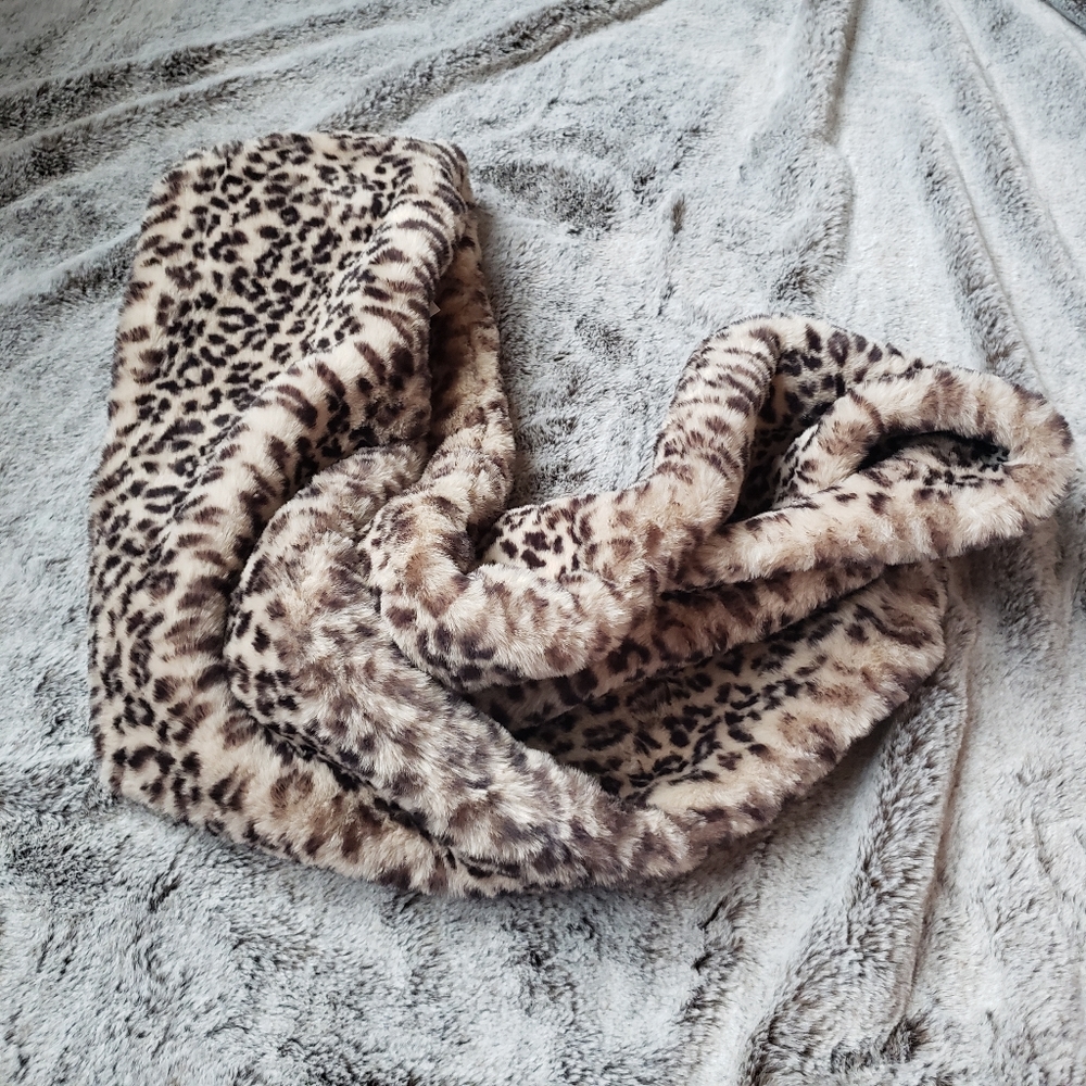 Loft Animal Print Scarf - Picture 8 of 8